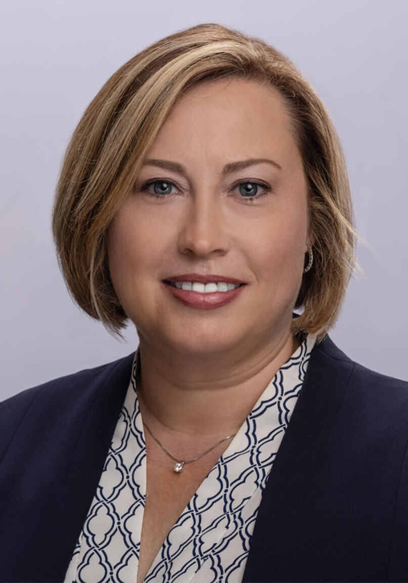 Lynn Dyer Headshot for Staff Page